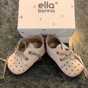 Baby shoes, genuine leather insole and outsole